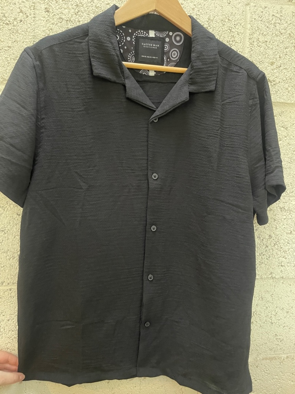 Cactus Man Casual Button-Up Short Sleeve Shirt — Black